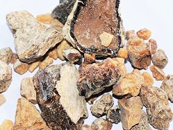 KOPÁL NEGRO  šamanské vykuřovadlo, pryskyřice kopálového stromu, spaluje na očistu a ochranu domova před všemi negativními vlivy, 