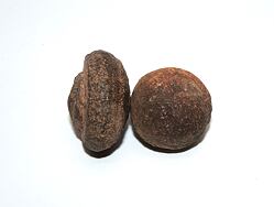 MOQUI MARBLES „Hromové kuličky“ nebo také „Šamanské kameny" jsou pojmenovány podle Indiánů kmene Moqui, kteří obývali území Utahu