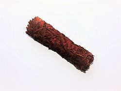BÍLÁ ŠALVĚJ s dračí krví - svazek malý vykuřovadlo white sage, kalifornská nebo také indiánská šalvěj, šamanský svazek s  pryskyřicí dračí krev má silné očistné a ochranné účinky