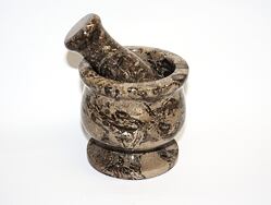 HMOŽDÍŘ kamenný 10cm - zkamenělá rašelina slouží k rozdrcení a rozmělnění vykuřovadel, zhomogenizování vykuřovacích směsí