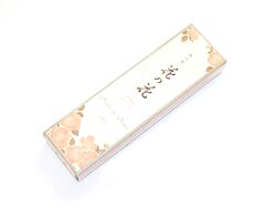 Vonné tyčinky Hana no Hana není jen vonná tyčinka, je to cesta do světa krásy, elegance a ušlechtilých květin, která vás každý den obklopí luxusem a smyslovým potěšením.   