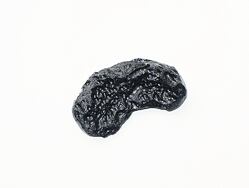 Tektit Indočínit – přírodní impaktní sklo