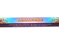 Vonné tyčinky RATNA INCENSE slovo "Ratna" pochází ze sanskrtu (रत्न) a znamená drahokam, klenot nebo vzácný kámen . V hinduismu a buddhismu má hluboký symbolický význam a často se používá ve spojení s duchovními a posvátnými předměty. vhodné k meditaci, relaxaci a duševní praxi