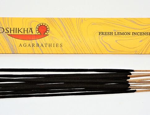 AUROSHIKHA Fresh Lemon přírodní vonné tyčinky, agarbathi vhodné k provonění prostoru s ušlechtilou vůní