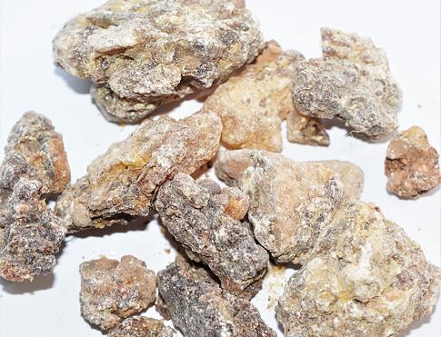  KADIDLO Rivae, Ogaden,  pryskyřice z kadidlovníků, zvané olibanum, luban, patří mezi nejúčinnější vykuřovadla čistící atmosféru jak na duchovní i fyzické úrovni, nese v sobě silnou spirituální energii