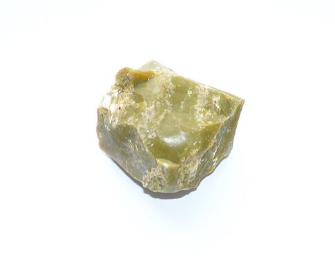 ZELENÝ OPÁL surový, umožnuje pochopení vlastní ceny, je také kamenem ochranným, vhodným k šamanským cestám, posiluje imunitní systém. 