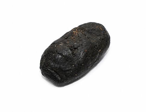 Černá ambra ambergris – tmavé kusy s animální vůní