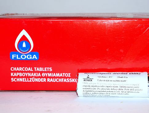 KRABICE FLOGA, malé uhlíky ( 20 válců v krabici ), rychlozápalné uhlíky vhodné k pálení vykuřovadel a vykuřovacích směsí, také do vodní dýmky- shisha 