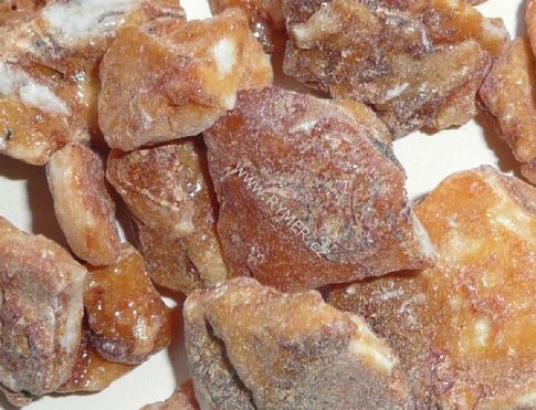 BENZOE SIAMSKÁ vykuřovadlo harmonizuje, vyvolává pocit bezpečí a něžné ochrany
