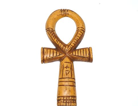 EGYPTSKÝ KŘÍŽ, ANCH starověký symbol, který představuje život, nesmrtelnost a spojení mezi pozemským a božským světem, měl chránit svého nositele před nemocemi, zlými duchy a předčasnou smrtí.