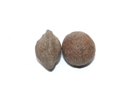 MOQUI MARBLES „Hromové kuličky“ nebo také „Šamanské kameny" jsou pojmenovány podle Indiánů kmene Moqui, kteří obývali území Utahu