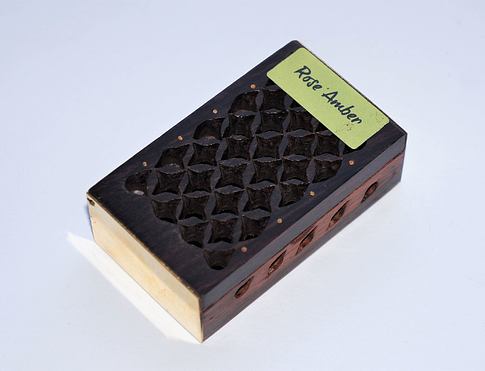 Přírodní tuhá esence - Rose Amber