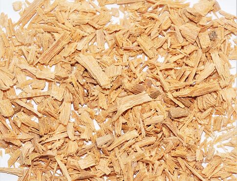 SANTÁLOVÉ DŘEVO - FORMOSA  jako vykuřovadlo je sandalwood považováno za  symbol životní síly, věří se, že jeho vůně zahání zlé duchy, dokáže očistit člověka od všech hříchů.