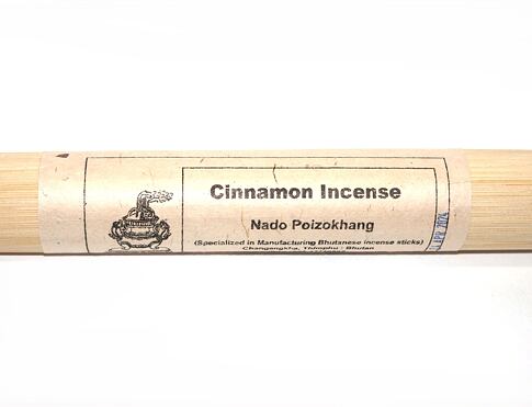 Vonné tyčinky - NADO POIZOKHANG - CINNAMON INCENSEvzácné ručně vyrobené řemeslné čistě přírodní vonné tyčinky k očistě, ochraně a meditaci z himálajského Království Bhútán