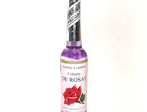 AGUA DE ROSAS   - Růžová voda, má bohatou, květinovou vůní damašských růží dodává pocit klidu a spirituality. Je ceněna pro své účinky v oblasti lásky, kdy se využívá k rituálům přitahujícím partnera a štěstí, pomáhá k zvyšování osobního kouzla