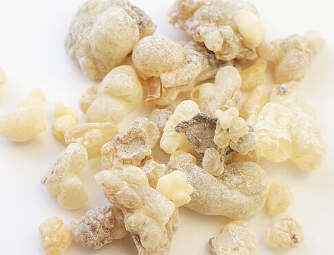 Kadidlo Hojari/Hougari Amber – ománská pryskyřice olibanum pro vykuřování a meditaci