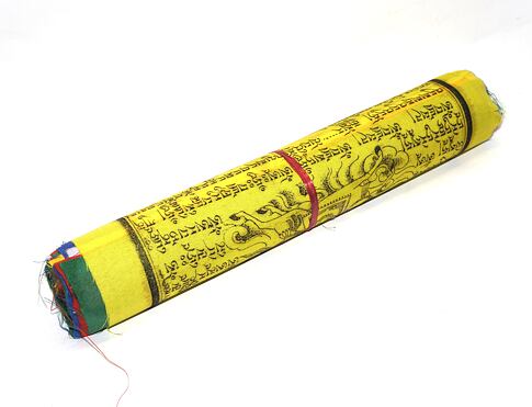TIBETSKÉ MODLITEBNÍ PRAPORKY sada, mají hluboký duchovní a tradiční význam, který hraje důležitou roli v buddhistické praxi, jsou potištěny posvátnými mantrami, modlitbami a symboly, které mají přinést štěstí, zdraví a ochranu.