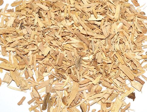 SANTÁLOVÉ DŘEVO / Indonésie / super grade  jako vykuřovadlo je sandalwood považováno za  symbol životní síly, věří se, že jeho vůně zahání zlé duchy, dokáže očistit člověka od všech hříchů.