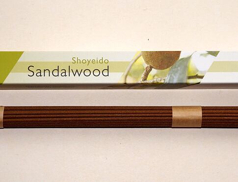 Vonné tyčinky - Overtones - SANDALWOOD, Shoyeido  luxusní vonné tyčinky s minimem kouře pro provonění prostoru a vytvoření relaxační atmosféry