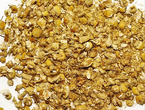 HEŘMÁNEK egyptský při vykuřování je energie heřmánku  velmi jemná, laskavě konejšivá a nenásilně očišťující.