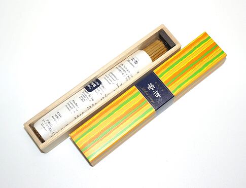 Vonné tyčinky - Kayuragi MIKAN ORANGE, Nippon Kodo  luxusní vonné tyčinky s minimem kouře pro provonění prostoru a vytvoření relaxační atmosféry