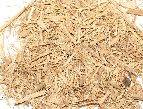 SANTÁLOVÉ DŘEVO / Indonésie  jako vykuřovadlo je sandalwood  považováno za  symbol životní síly, věří se, že jeho vůně zahání zlé duchy, dokáže očistit člověka od všech hříchů.