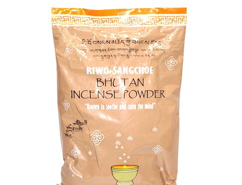 Vykuřovací prášek - RIWO SANGCHOE BHUTAN INCENESE POWDER vykuřovací směs, nazývaná sang z Bhůtánu se pálí k obětování božstvům, ochrana před zlými duchy a démony, očistění prostoru i vlastní karmy