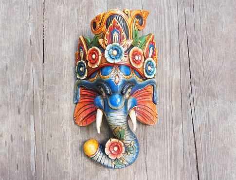 GANESHA maska, dřevo modrá, symbol požehnání, stability a duchovního vedení, podporuje začátky, přináší do prostoru klid a harmonii 