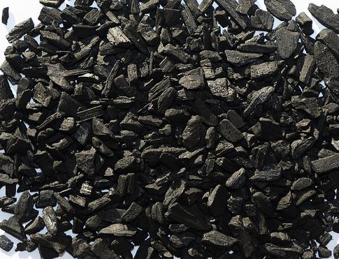 STYRAX, zvaný také storax, tekutý jantar či styrač, vykuřovadlo, pryskyřice působí uklidňujícím a uvolňujícím způsobem