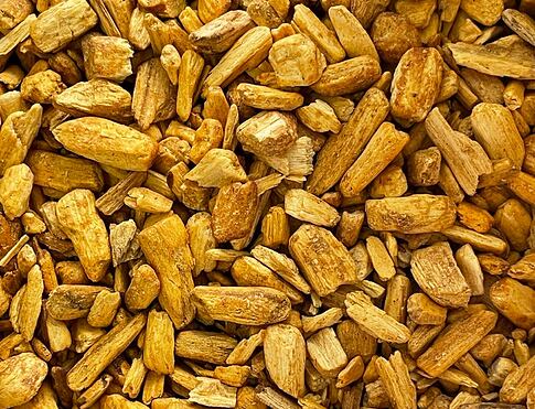 PALO SANTO - drcené, svaté dřevo spalujte pokud potřebujete silně očistit prostor nebo osoby, na zahnání všech negativních sil