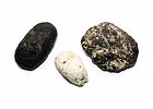 Černá ambra ambergris – tmavé kusy s animální vůní