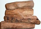 SANTÁLOVÉ DŘEVO - kořenové jádrové dřevo  jako vykuřovadlo je sandalwood  považováno za  symbol životní síly, věří se, že jeho vůně zahání zlé duchy, dokáže očistit člověka od všech hříchů.