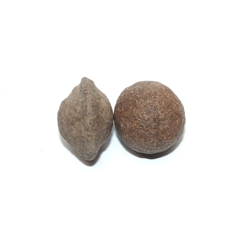 MOQUI MARBLES „Hromové kuličky“ nebo také „Šamanské kameny" jsou pojmenovány podle Indiánů kmene Moqui, kteří obývali území Utahu