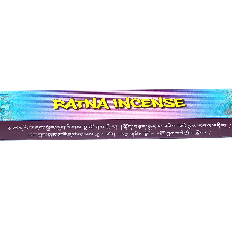 Vonné tyčinky RATNA INCENSE slovo "Ratna" pochází ze sanskrtu (रत्न) a znamená drahokam, klenot nebo vzácný kámen . V hinduismu a buddhismu má hluboký symbolický význam a často se používá ve spojení s duchovními a posvátnými předměty. vhodné k meditaci, relaxaci a duševní praxi