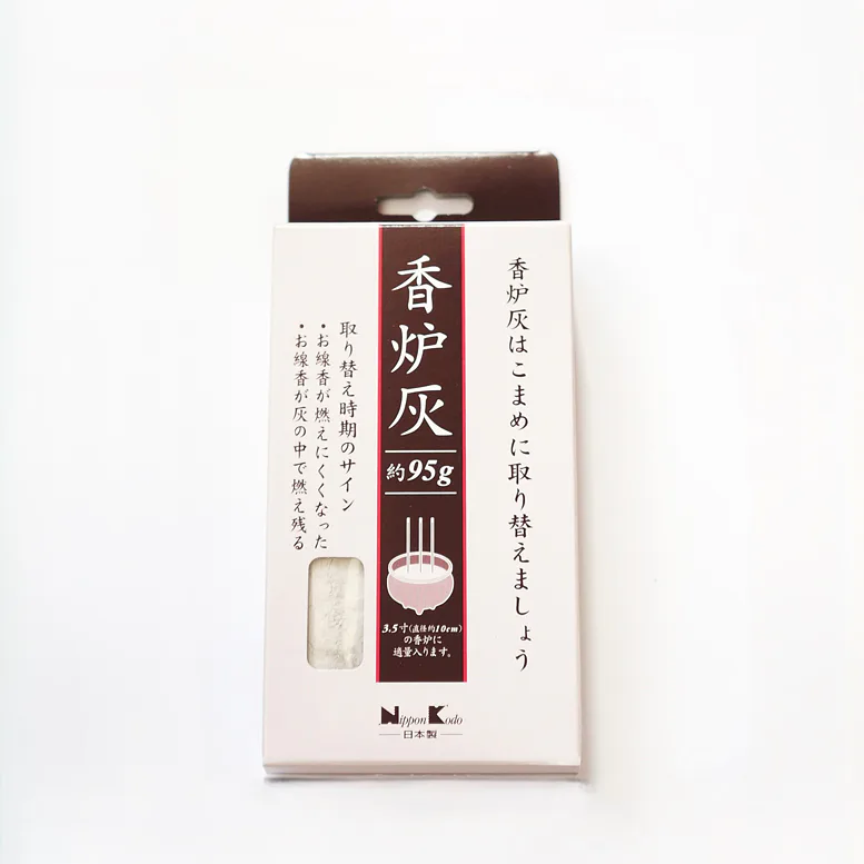 Japonský rýžový popel do kadidelnice, slouží jako izolační vrstva při pálení vonných tyčinek, spirálek a prášků.