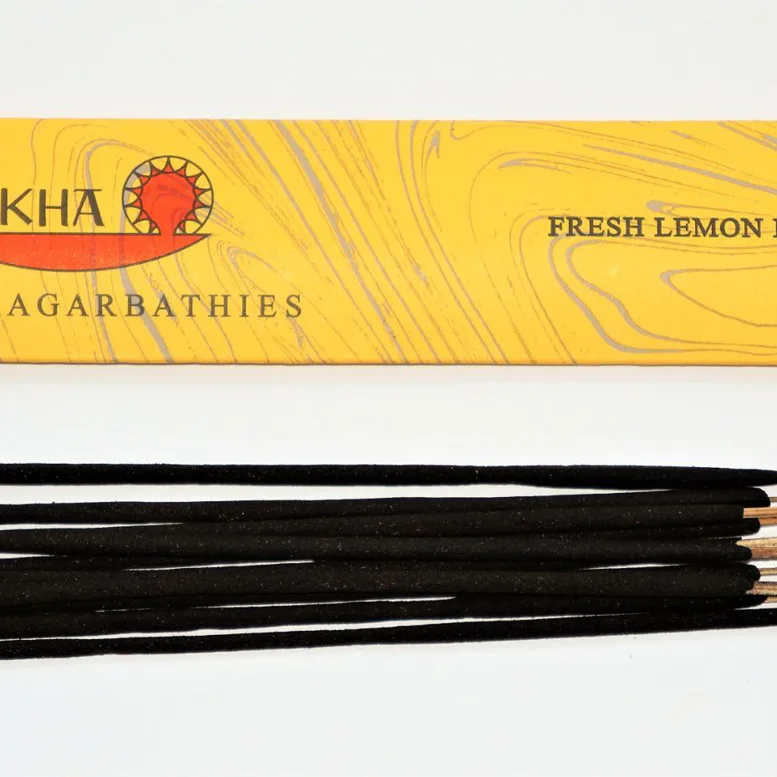 AUROSHIKHA Fresh Lemon přírodní vonné tyčinky, agarbathi vhodné k provonění prostoru s ušlechtilou vůní