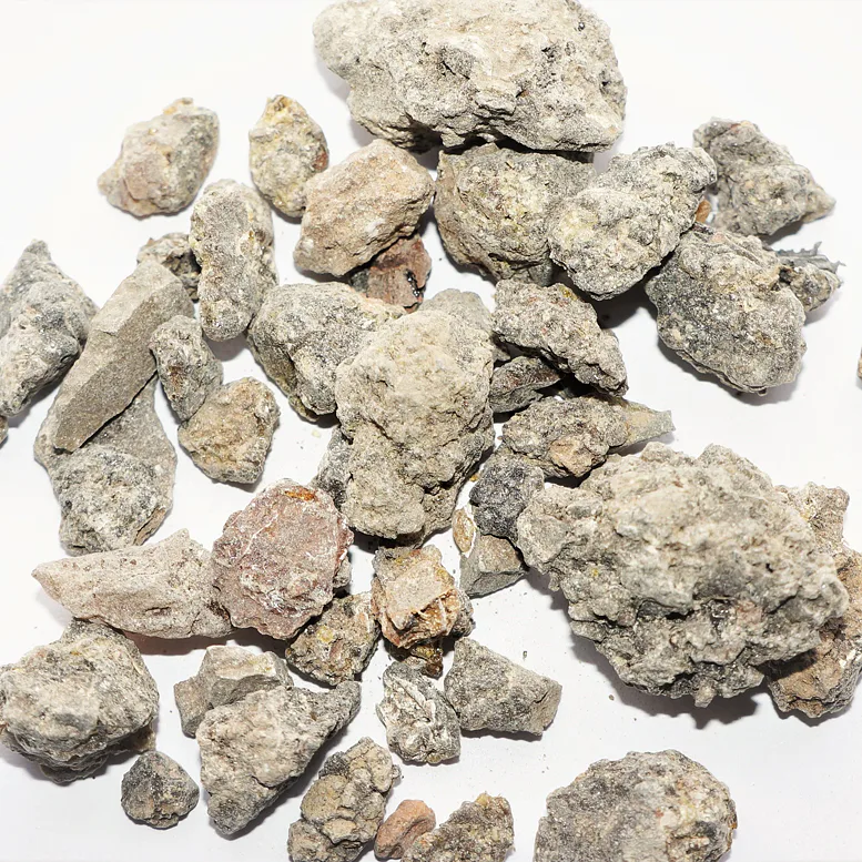 Palo Santo pryskyřice s aromatickými kousky pro vykuřování a energetickou očistu