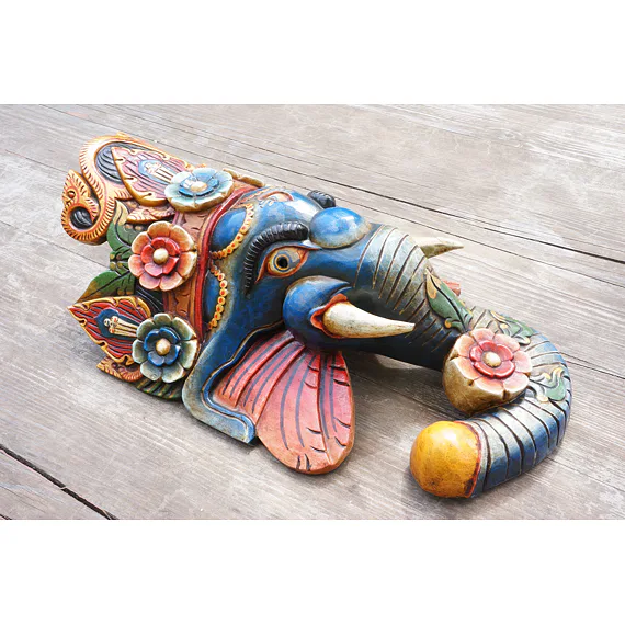 GANESHA maska, dřevo modrá, symbol požehnání, stability a duchovního vedení, podporuje začátky, přináší do prostoru klid a harmonii 
