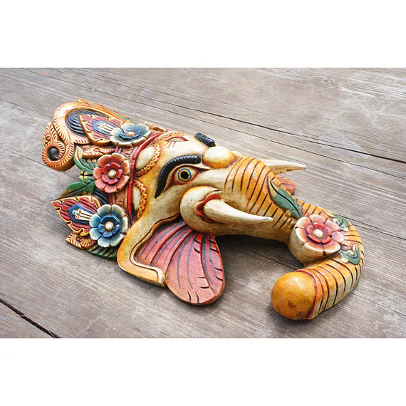 GANESHA dřevěná maska, bílá, symbol požehnání, stability a duchovního vedení, podporuje začátky, přináší do prostoru klid a harmonii 