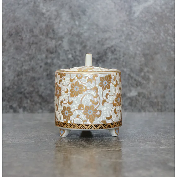 KADIDELNICE keramika. Exkluzivní japonská porcelánová kadidelnice Kutani, motiv Kitachi, přímo z Kagy. Tradice a precizní zpracování.